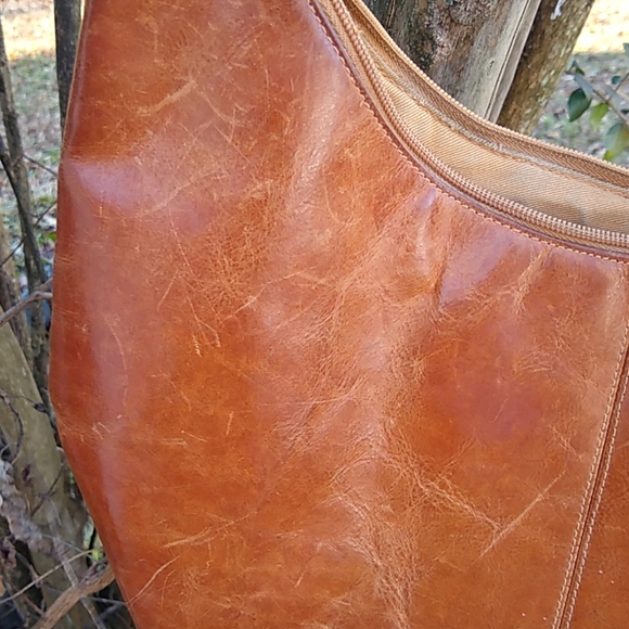 Kenneth Cole over the shoulder purse - Picture 2 of 11